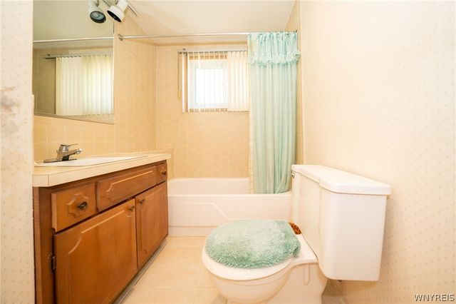 282 North Willowlawn Parkway, Cheektowaga, NY 14206
