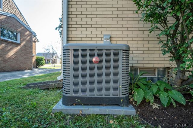 282 North Willowlawn Parkway, Cheektowaga, NY 14206