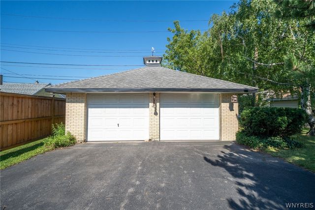 282 North Willowlawn Parkway, Cheektowaga, NY 14206