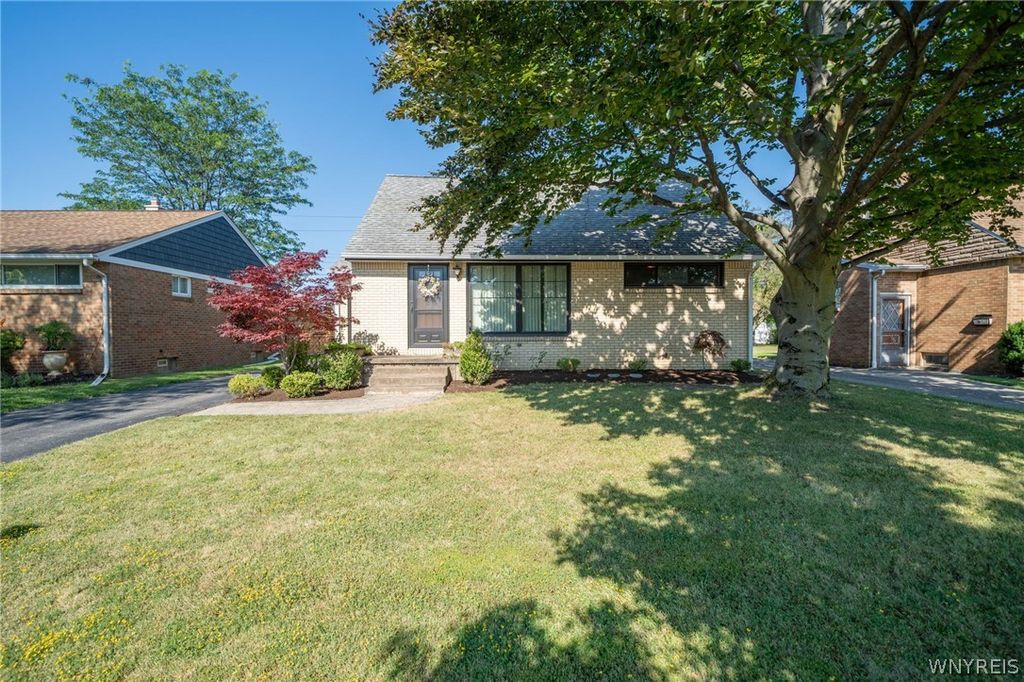 282 North Willowlawn Parkway, Cheektowaga, NY 14206