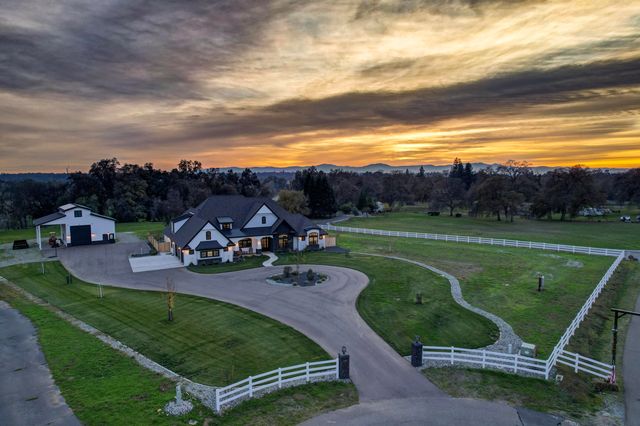 3020 Swan Court, Cottonwood, CA 96022