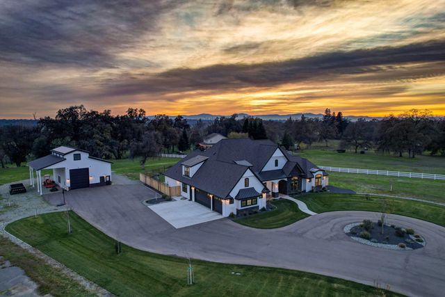 3020 Swan Court, Cottonwood, CA 96022