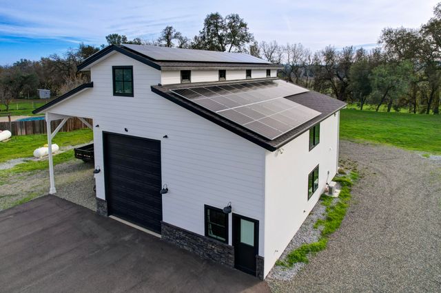 3020 Swan Court, Cottonwood, CA 96022