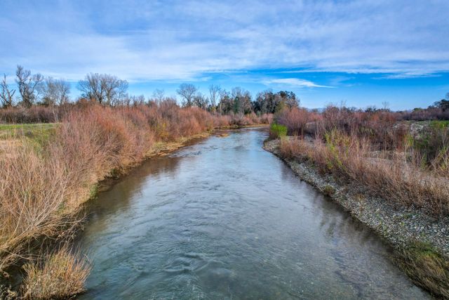 3020 Swan Court, Cottonwood, CA 96022