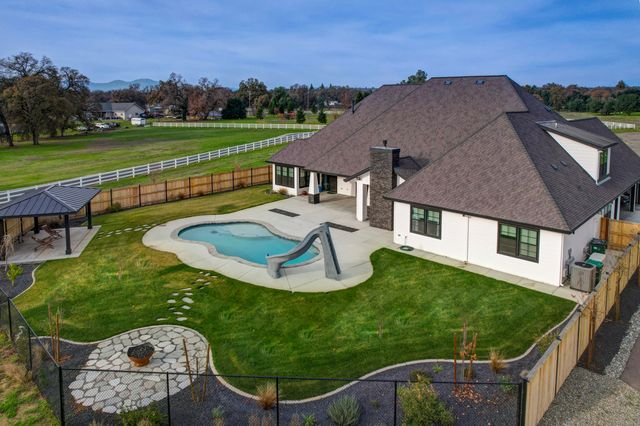 3020 Swan Court, Cottonwood, CA 96022