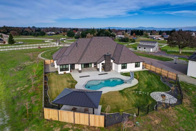 3020 Swan Court, Cottonwood, CA 96022