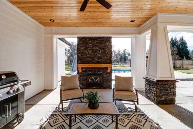 3020 Swan Court, Cottonwood, CA 96022