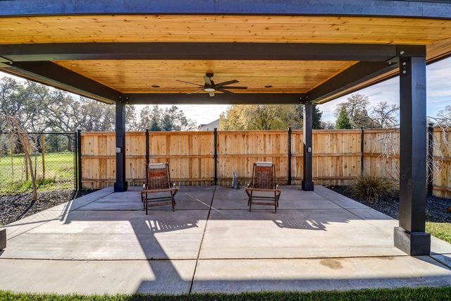 3020 Swan Court, Cottonwood, CA 96022