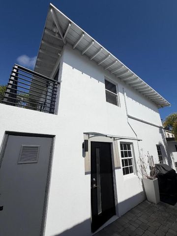 3814 S Olive Avenue, West Palm Beach, FL 33405