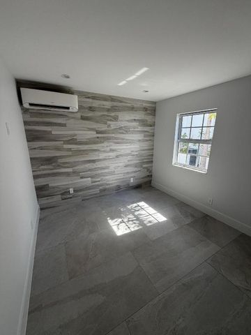 3814 S Olive Avenue, West Palm Beach, FL 33405