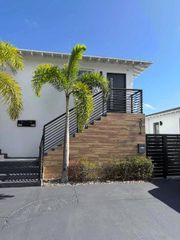 3814 S Olive Avenue, West Palm Beach, FL 33405