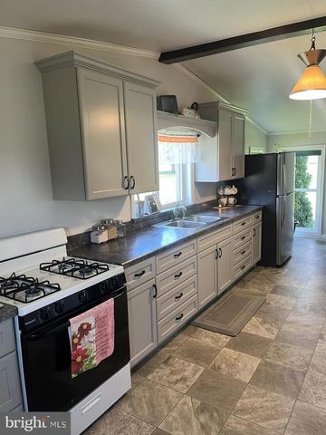 5 HOMESTEAD LN, Cochranville, PA 19330