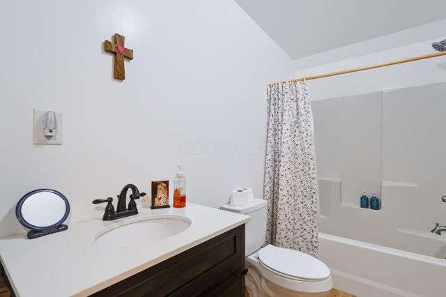 8235 Pleasant Chapel Road SE, Newark, OH 43056