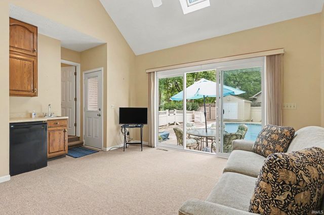 1629 Ladbrooke Lane, South Bend, IN 46614