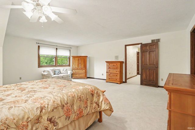 1629 Ladbrooke Lane, South Bend, IN 46614