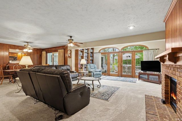1629 Ladbrooke Lane, South Bend, IN 46614