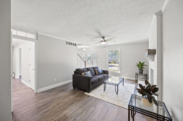 1705 Houndstooth Glen, Lexington, KY 40515