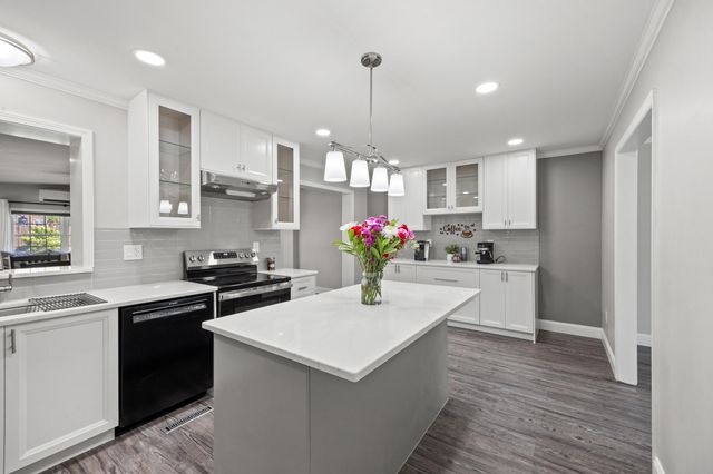 1705 Houndstooth Glen, Lexington, KY 40515