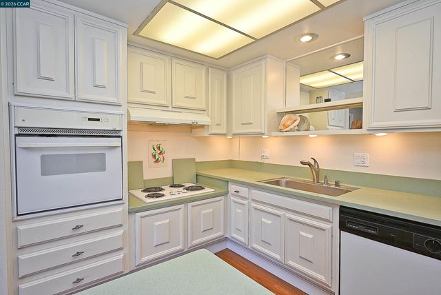 1361 Singingwood Ct 7, Walnut Creek, CA 94595