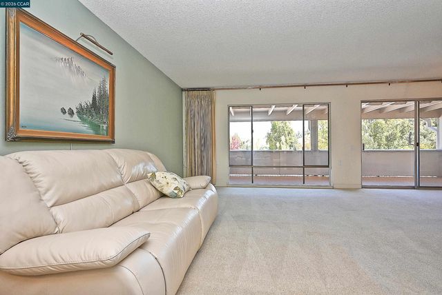 1361 Singingwood Ct 7, Walnut Creek, CA 94595