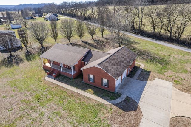 2200 Crescentview Rd, Pulaski, TN 38478