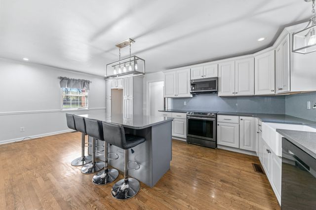 2200 Crescentview Rd, Pulaski, TN 38478