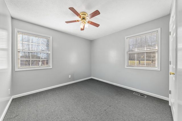 2200 Crescentview Rd, Pulaski, TN 38478