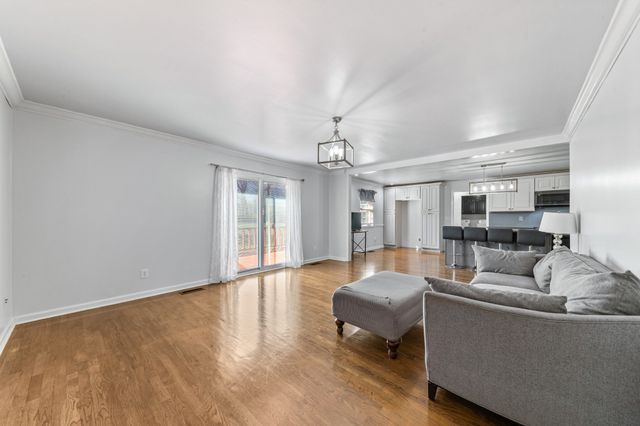 2200 Crescentview Rd, Pulaski, TN 38478