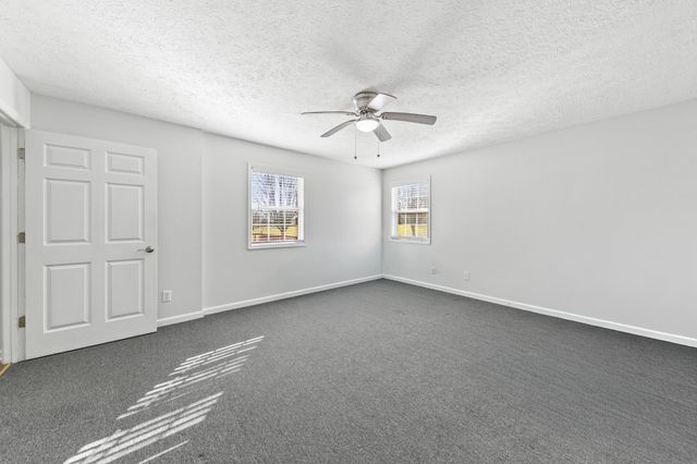 2200 Crescentview Rd, Pulaski, TN 38478