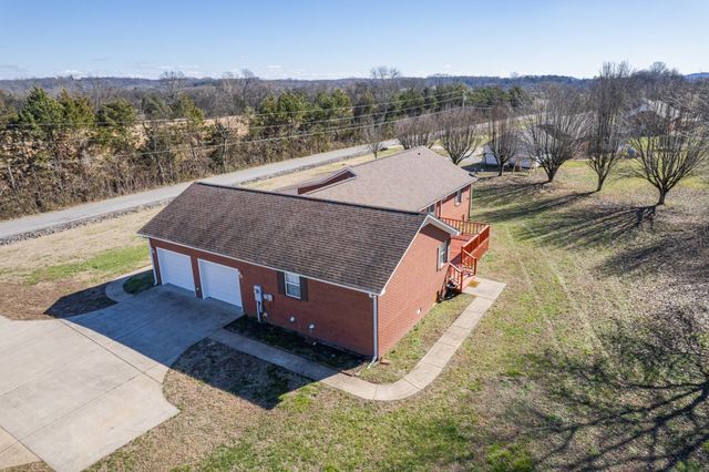 2200 Crescentview Rd, Pulaski, TN 38478