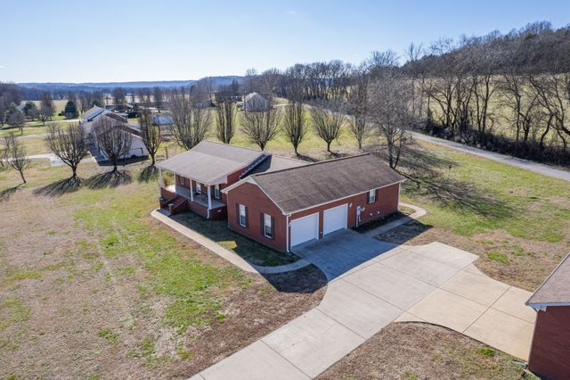 2200 Crescentview Rd, Pulaski, TN 38478