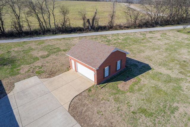 2200 Crescentview Rd, Pulaski, TN 38478