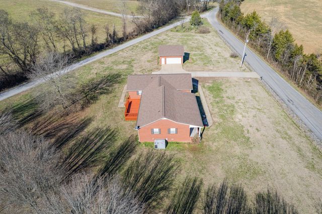 2200 Crescentview Rd, Pulaski, TN 38478