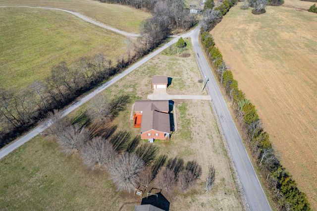 2200 Crescentview Rd, Pulaski, TN 38478