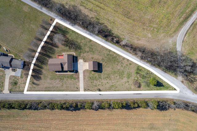 2200 Crescentview Rd, Pulaski, TN 38478