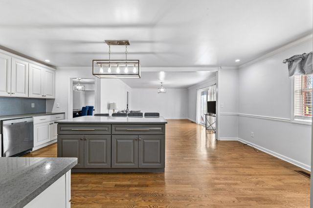 2200 Crescentview Rd, Pulaski, TN 38478