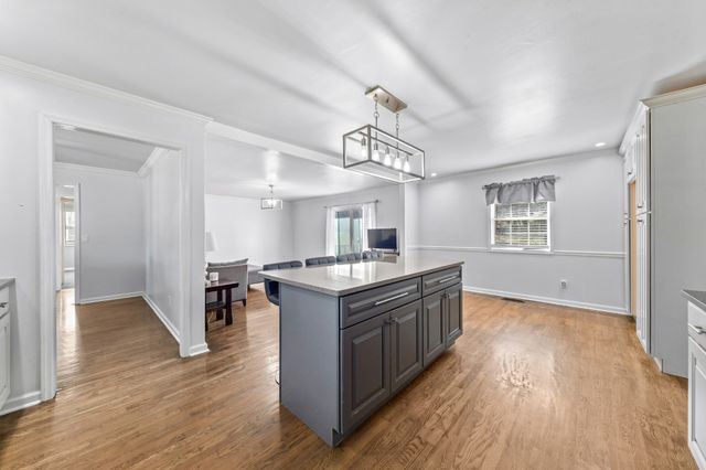 2200 Crescentview Rd, Pulaski, TN 38478