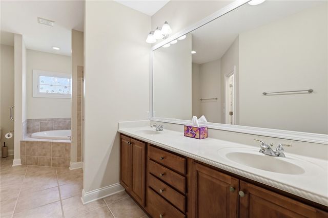 1901 N Regent Park Drive, Bellbrook, OH 45305