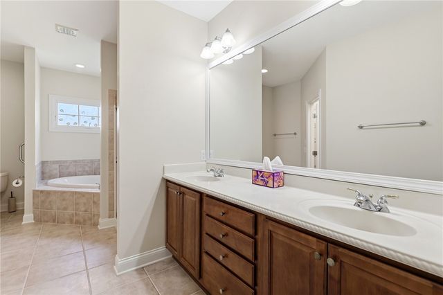 1901 N Regent Park Drive, Bellbrook, OH 45305