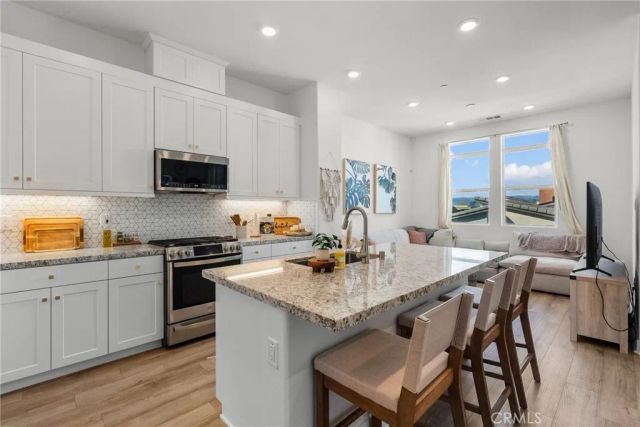 27466 Mercantile Court 303, Valencia, CA 91381