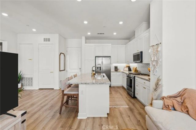27466 Mercantile Court 303, Valencia, CA 91381