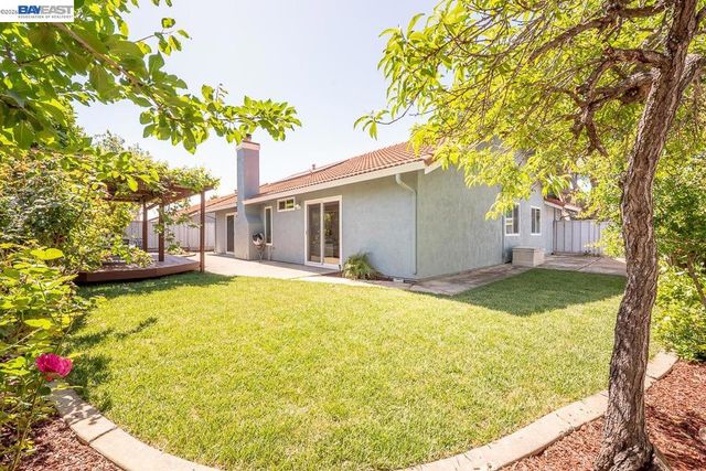 4566 Fellows St, Union City, CA 94587