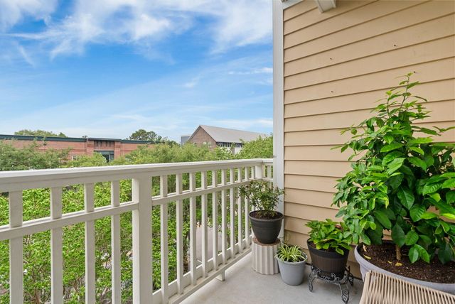 280 Seven Farms Drive Unit 302, Charleston, SC 29492