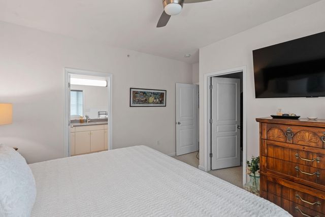 280 Seven Farms Drive Unit 302, Charleston, SC 29492