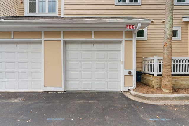 280 Seven Farms Drive Unit 302, Charleston, SC 29492