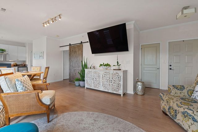 280 Seven Farms Drive Unit 302, Charleston, SC 29492