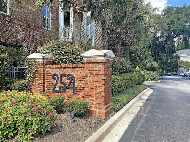 280 Seven Farms Drive Unit 302, Charleston, SC 29492