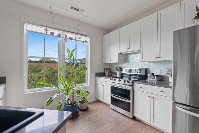 280 Seven Farms Drive Unit 302, Charleston, SC 29492