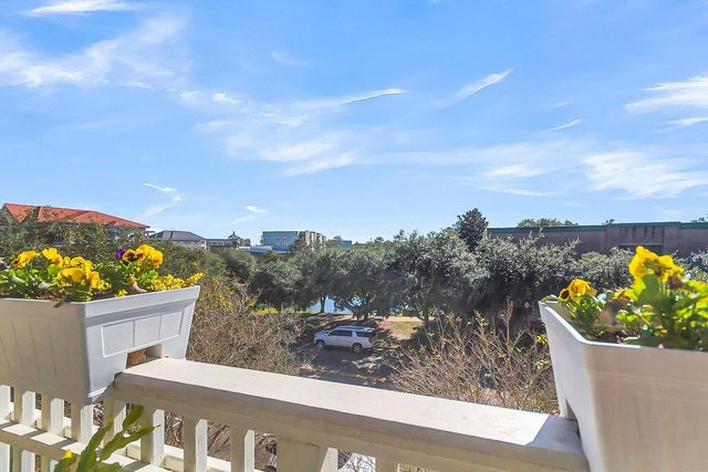 280 Seven Farms Drive Unit 302, Charleston, SC 29492