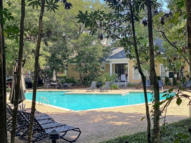 280 Seven Farms Drive Unit 302, Charleston, SC 29492